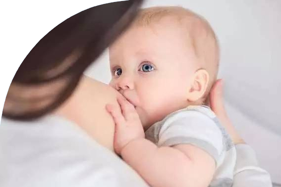 為什么母乳寶寶長得小，奶粉寶寶長的胖大？