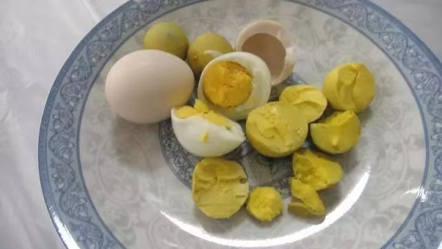 蛋黃油是個(gè)寶，掌握制作方法不可少！